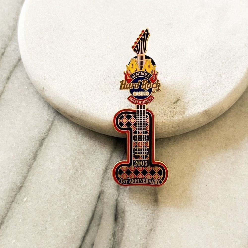 Hard‎ Rock Cafe Casino 1st Anniversary Pin Seminole Florida 2005 Guitar